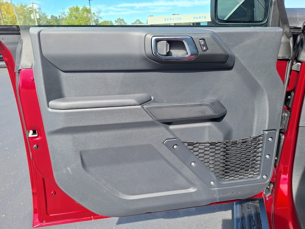 2025 Ford Bronco Big Bend photo 2