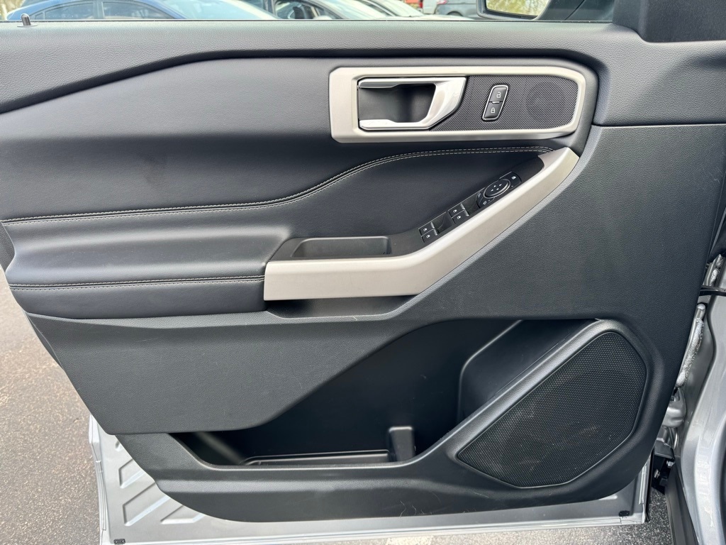 Used 2023 Ford Explorer XLT with VIN 1FMSK8DHXPGA77859 for sale in Aurora, MO