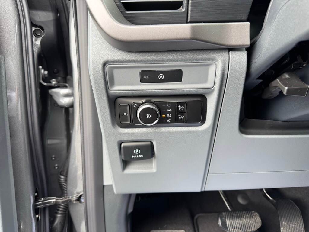 2025 Ford F-150 XLT photo 4