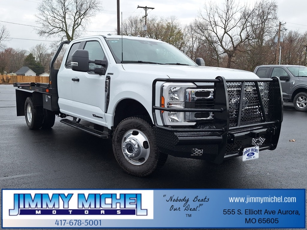 2025 Ford F-350 Super Duty Chassis Cab XL's photo