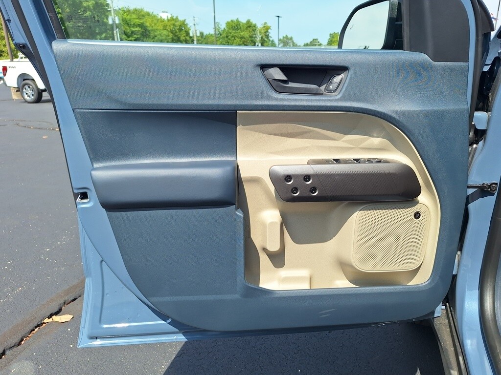 2025 Ford Maverick Lariat photo 2
