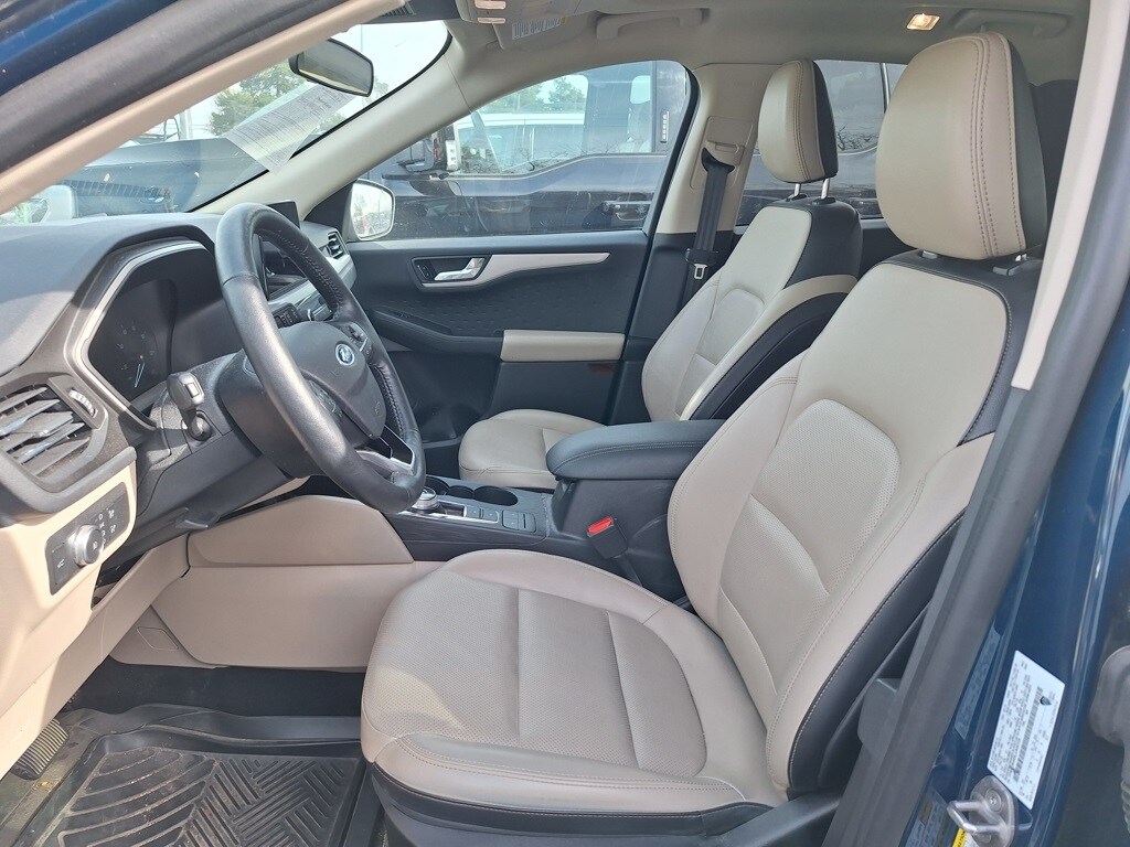 2020 Ford Escape SEL photo 3