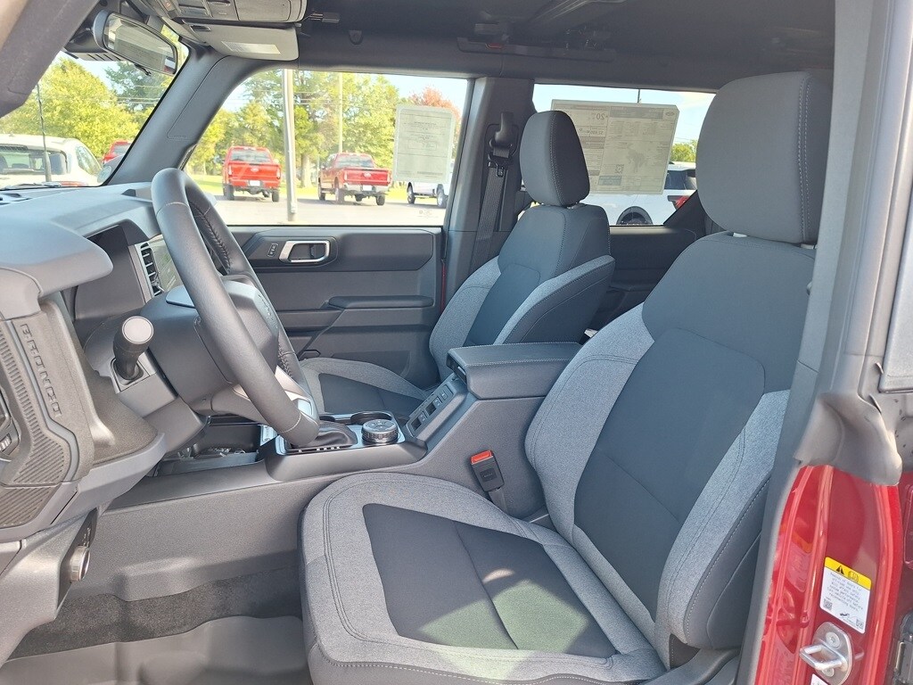 2025 Ford Bronco Big Bend photo 3