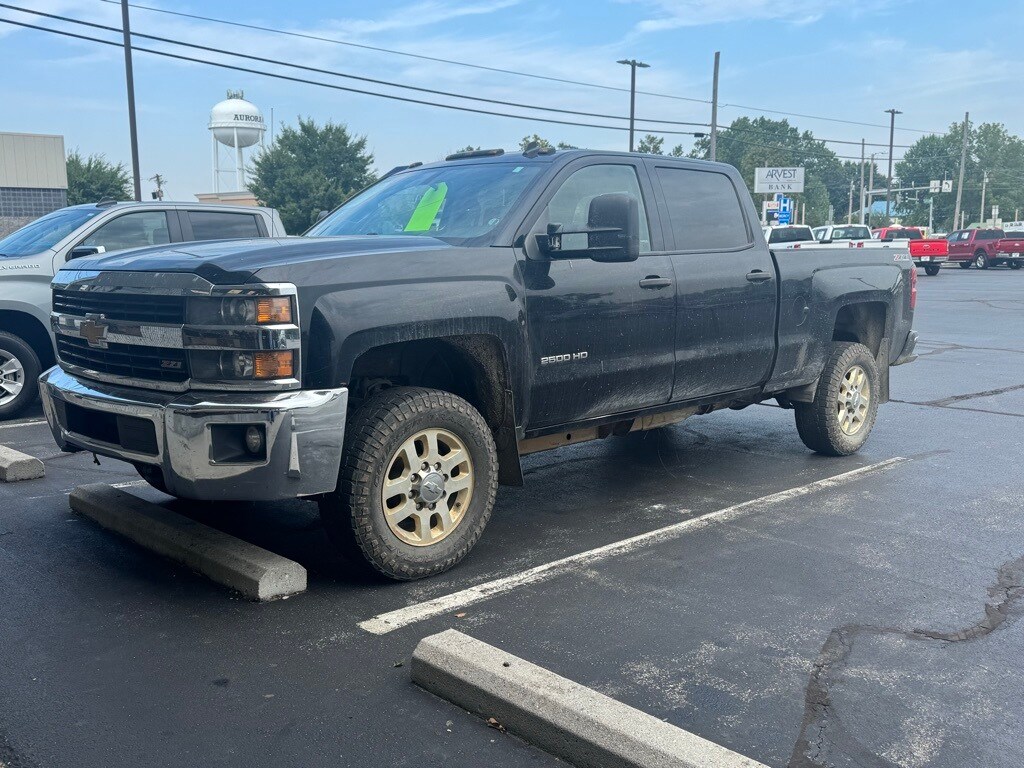 2015 Chevrolet Silverado 2500HD LT photo 2