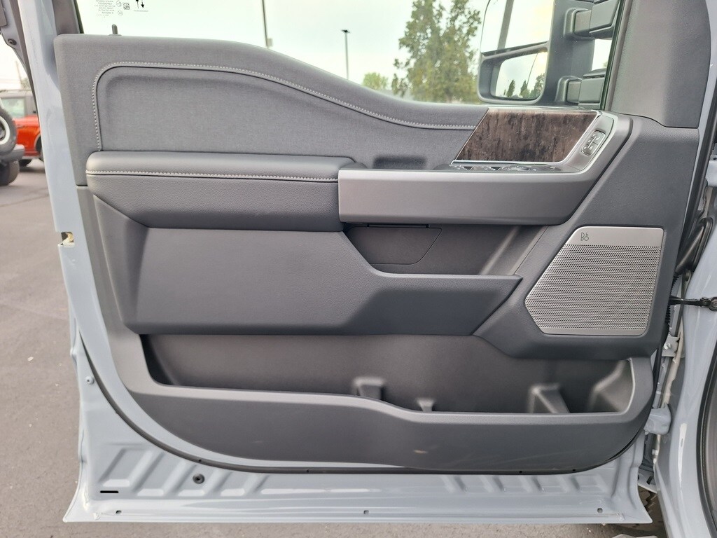 2026 Ford F-250 photo 2