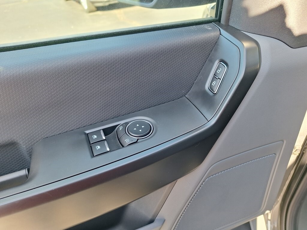 2025 Ford F-150 XL photo 3