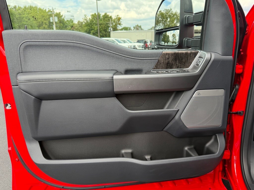 2026 Ford F-250 photo 2