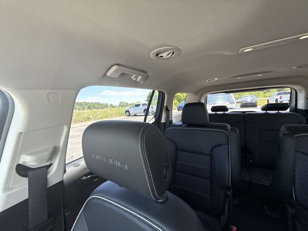 2021 GMC Acadia Denali - Photo 10