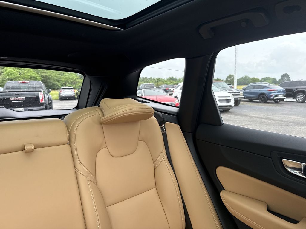 2023 Volvo XC60 Ultimate - Photo 12