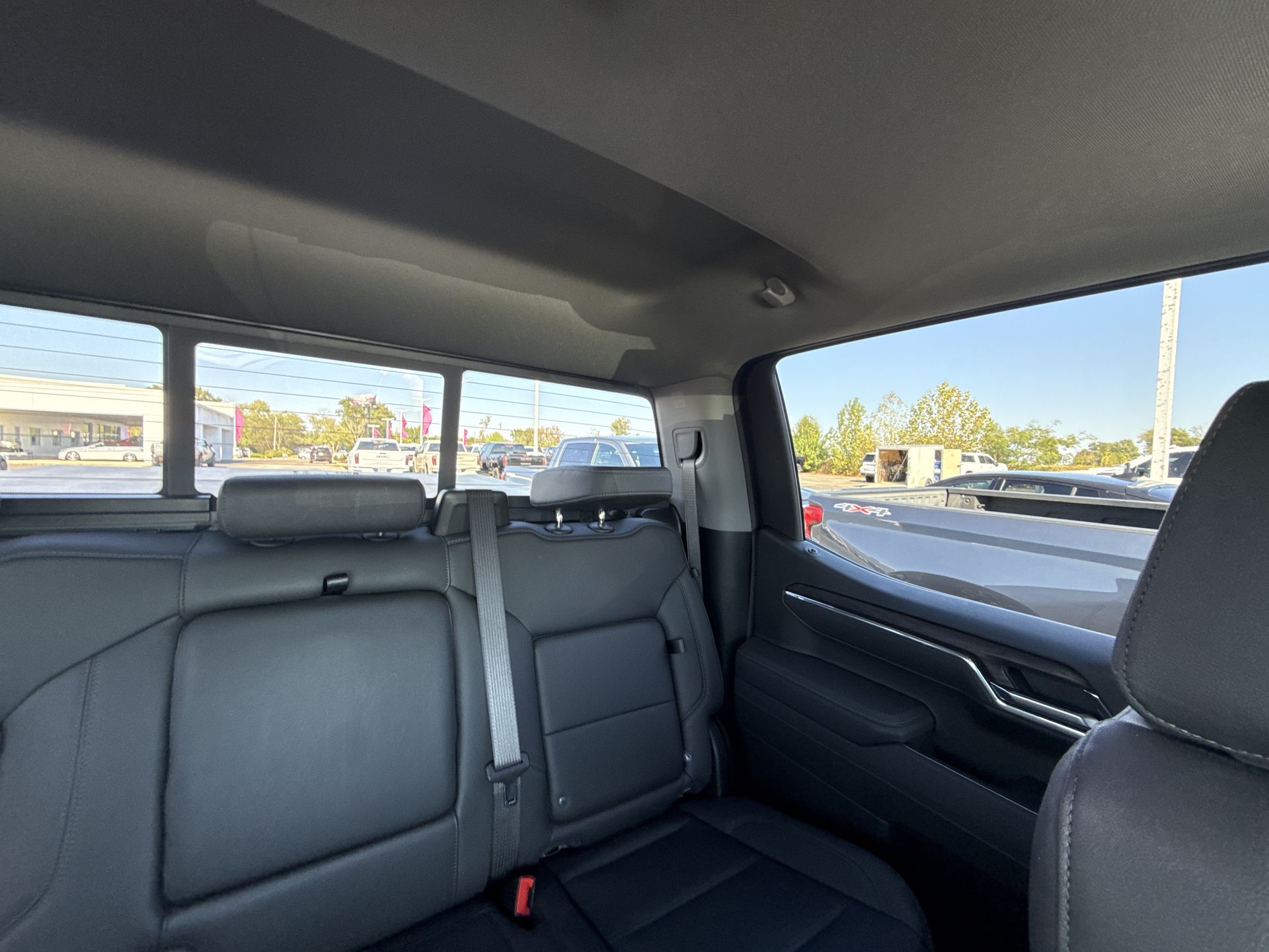 2025 GMC Sierra 1500 SLT - Photo 14