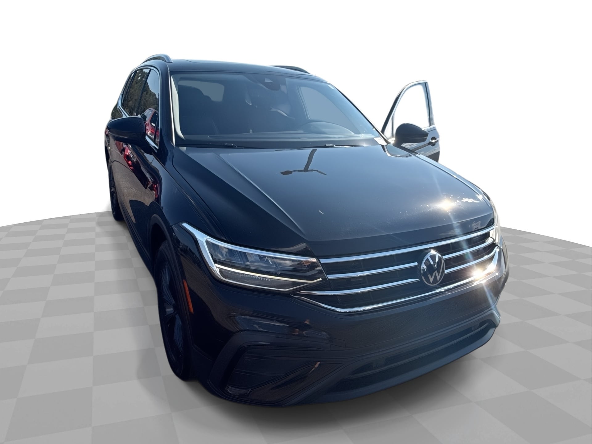 2024 Volkswagen Tiguan SE - Photo 1