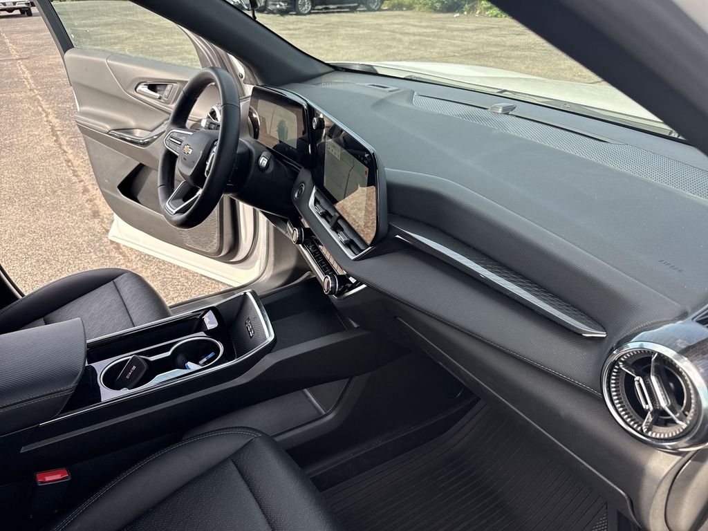 2025 Chevrolet Equinox LT - Photo 36
