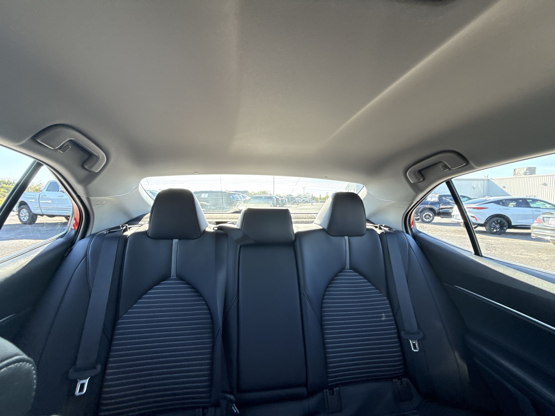 2023 Toyota Camry SE - Photo 14