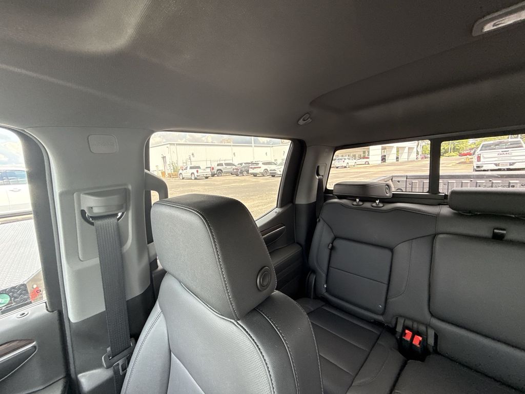 2024 GMC Sierra 1500 SLT - Photo 10