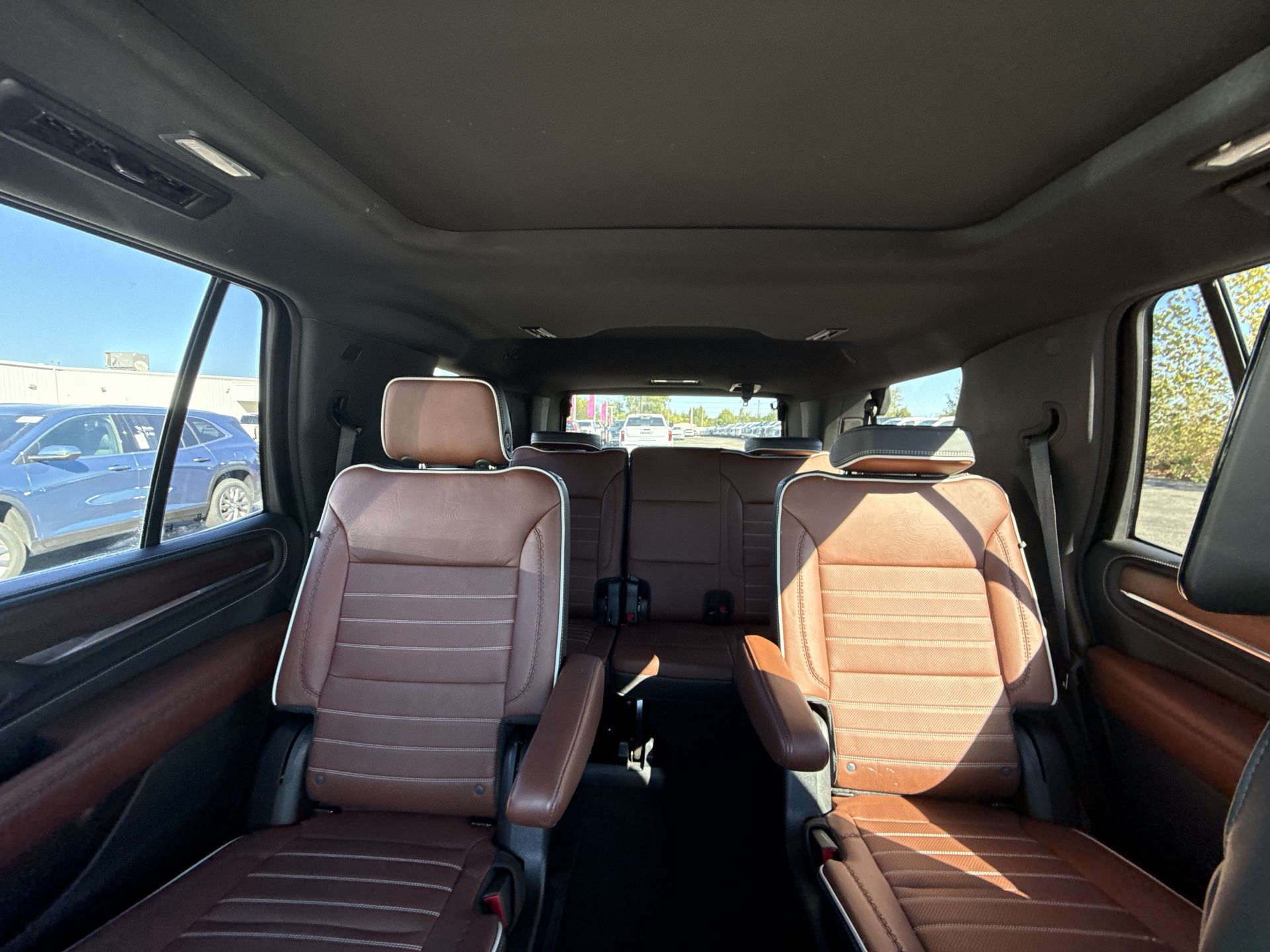 2024 GMC Yukon Denali Ultimate - Photo 13