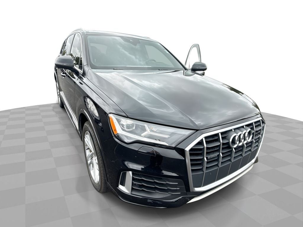2020 Audi Q7 Premium Plus