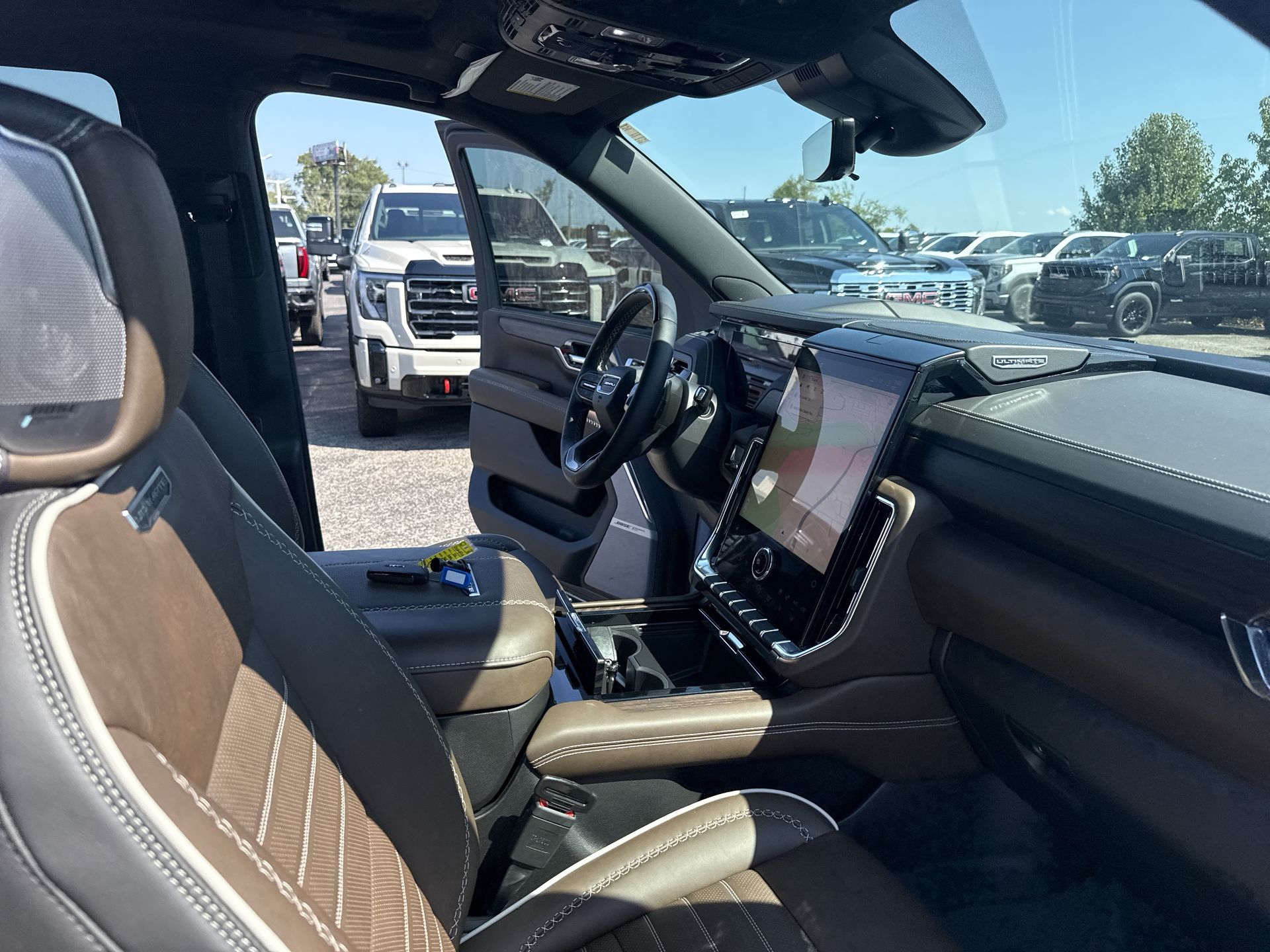 2026 GMC Yukon Denali Ultimate - Photo 35