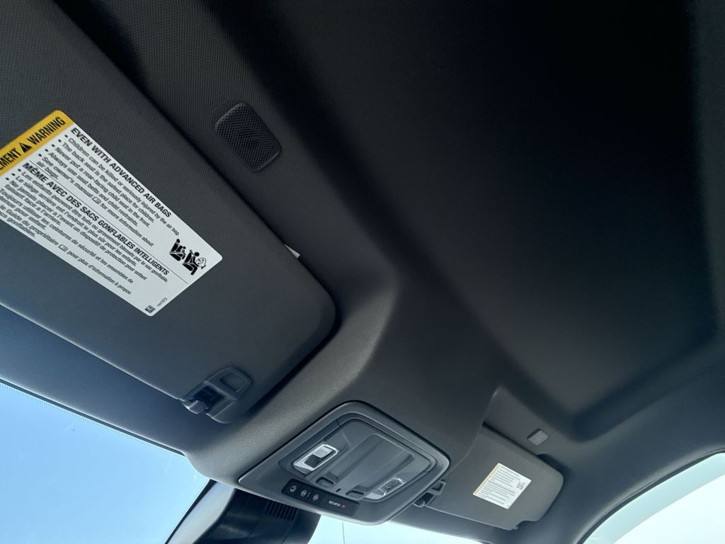 2025 GMC Sierra 1500 SLT - Photo 25