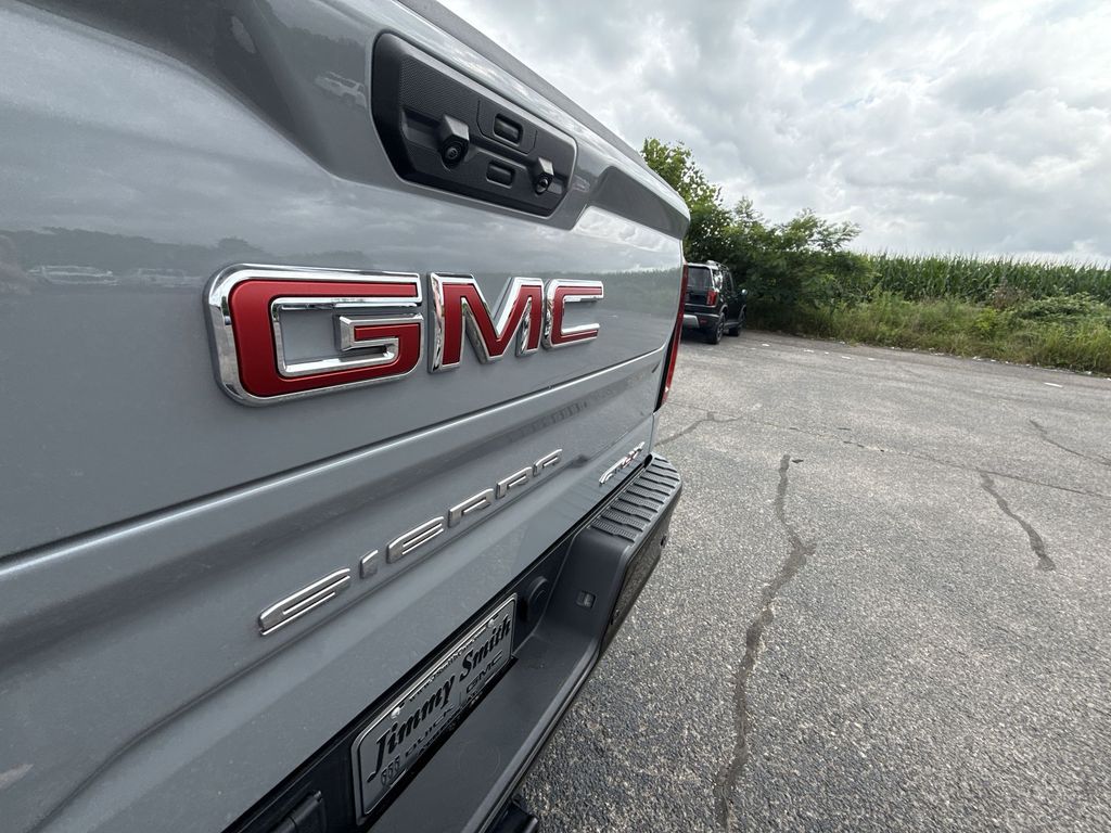 2025 GMC Sierra 1500 AT4X - Photo 38
