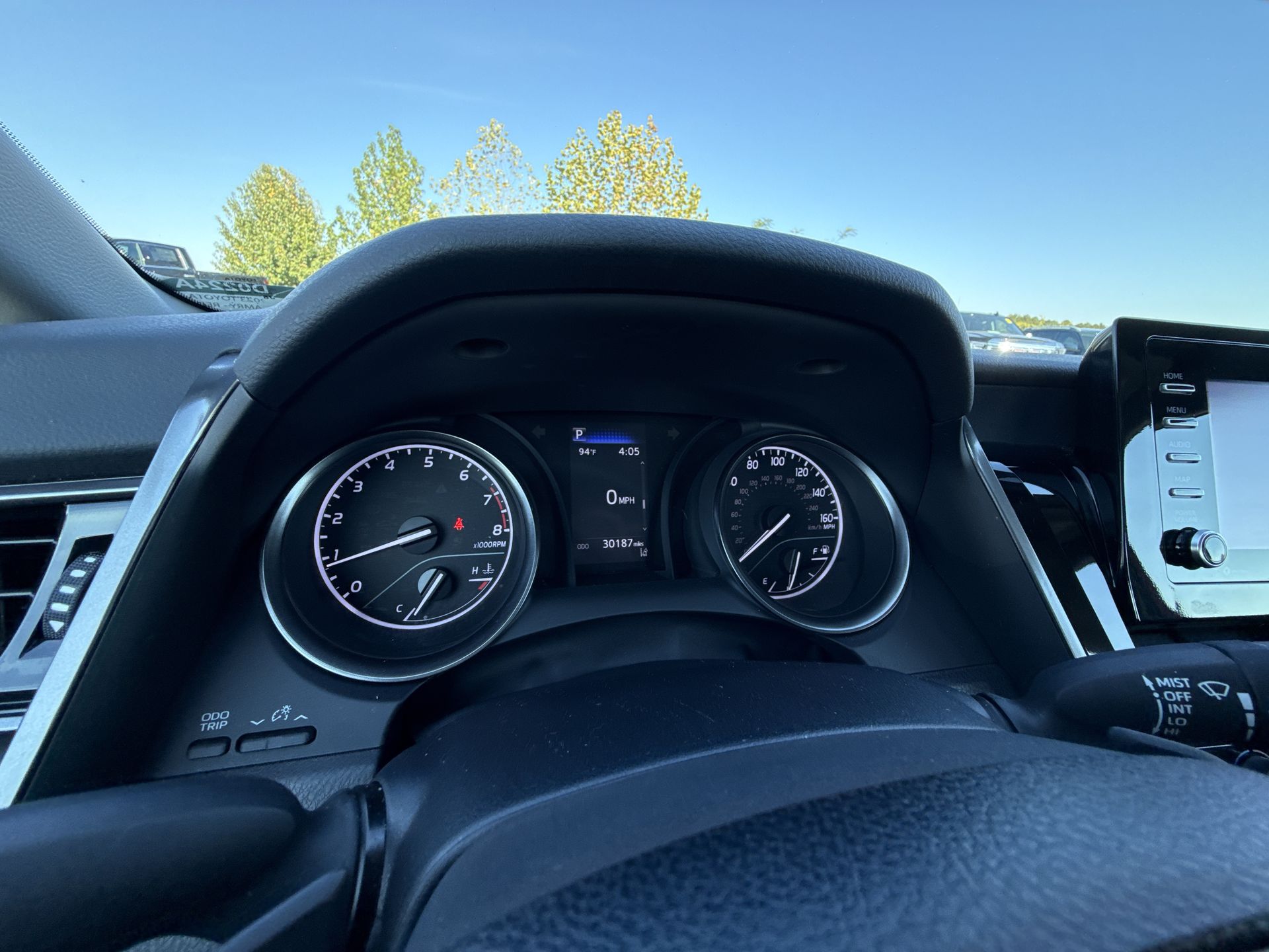 2023 Toyota Camry SE - Photo 18