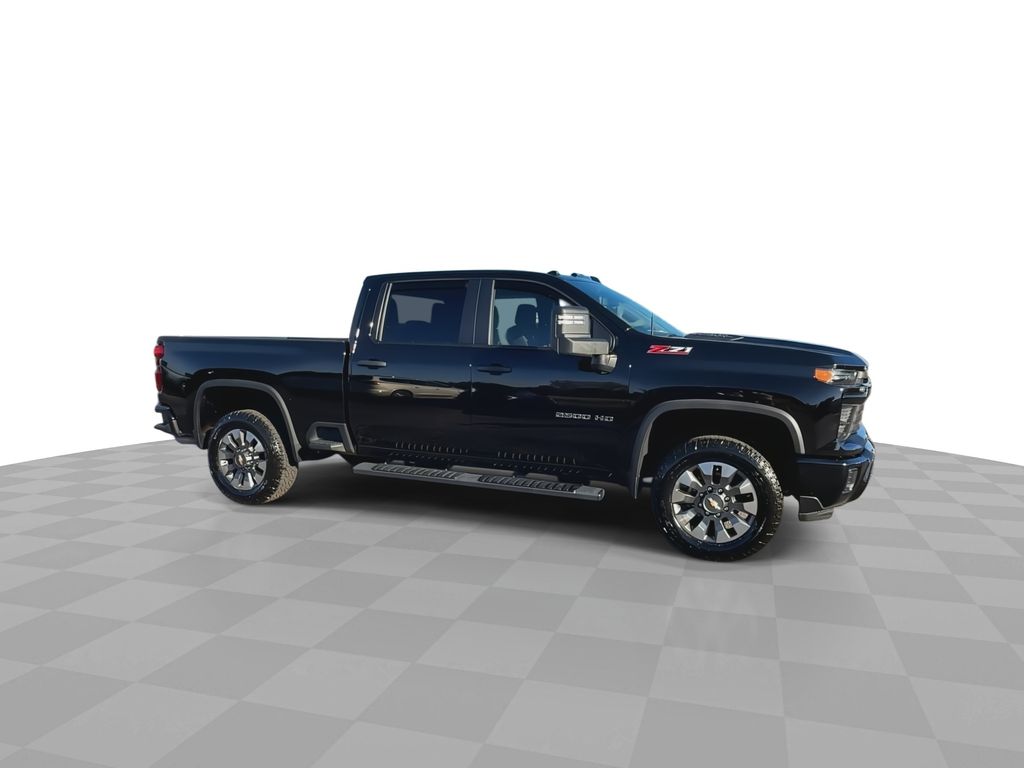 2024 Chevrolet Silverado 2500HD Custom photo 2