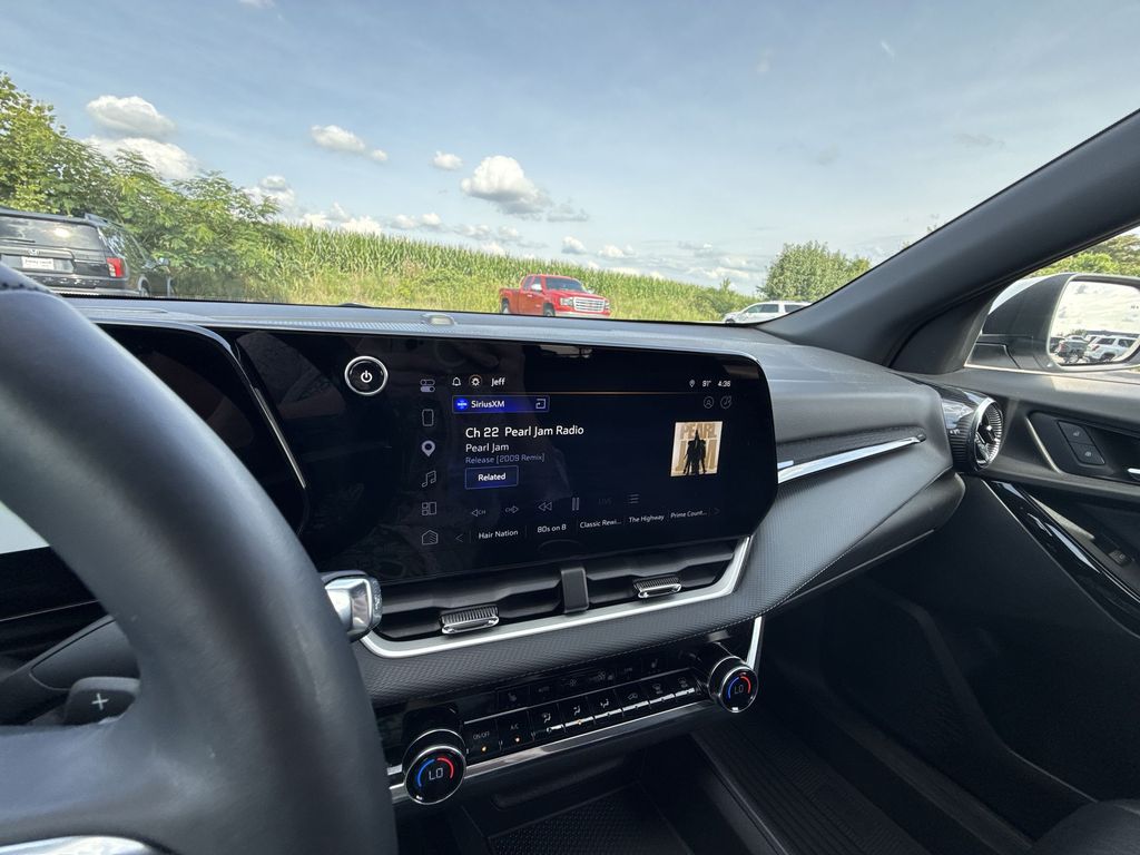 2025 Chevrolet Equinox LT - Photo 19