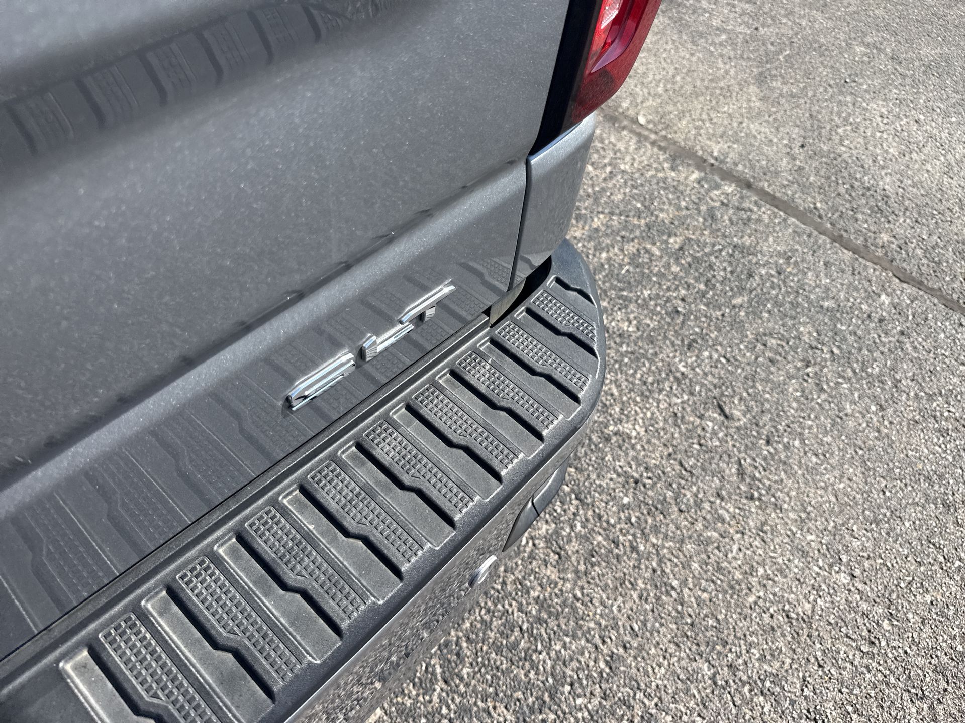 2025 GMC Sierra 1500 SLT - Photo 39