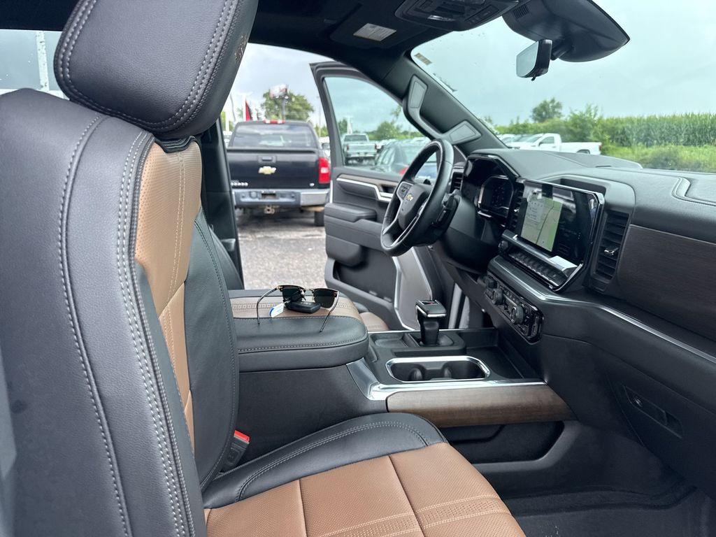 2025 Chevrolet Silverado 1500 High Country - Photo 35