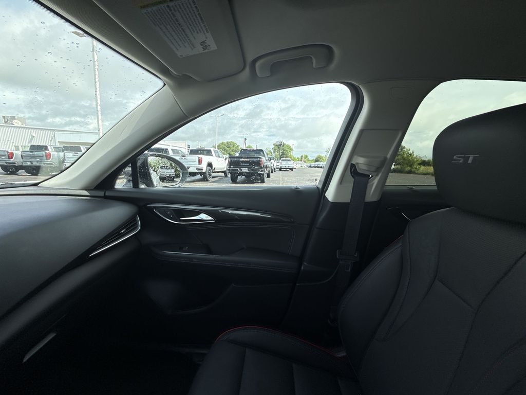 2023 Buick Envision Essence - Photo 26