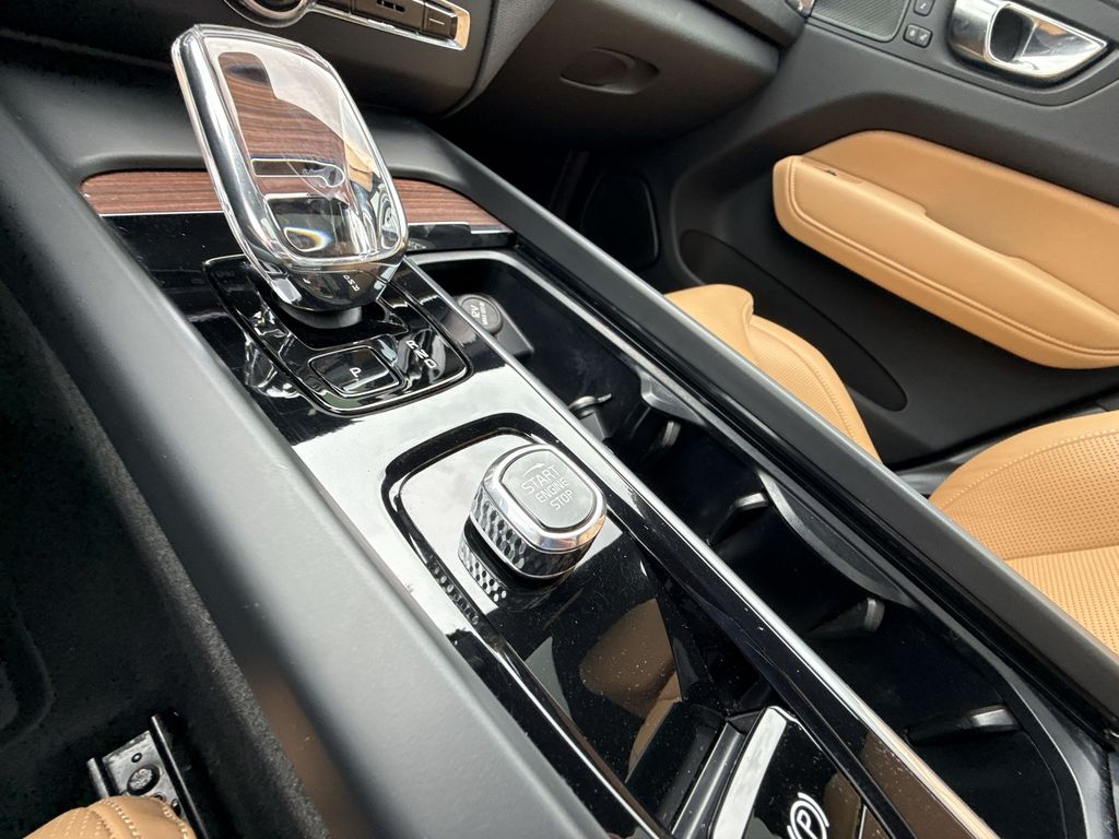 2023 Volvo XC60 Ultimate - Photo 23