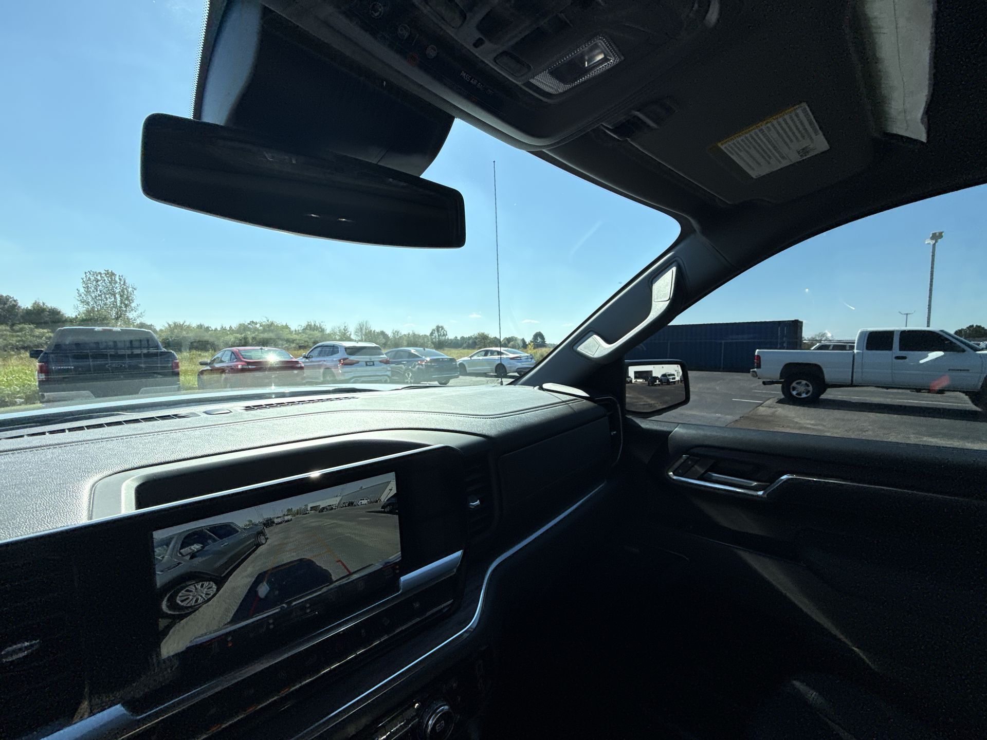 2025 GMC Sierra 1500 SLT - Photo 10
