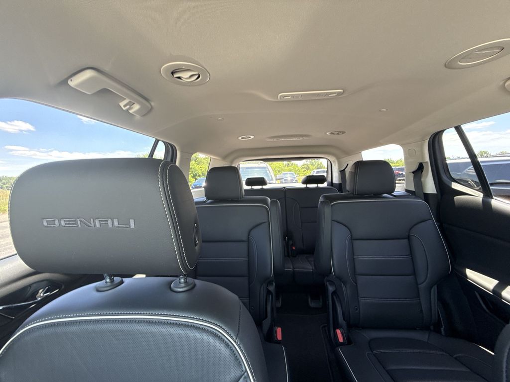 2021 GMC Acadia Denali - Photo 28