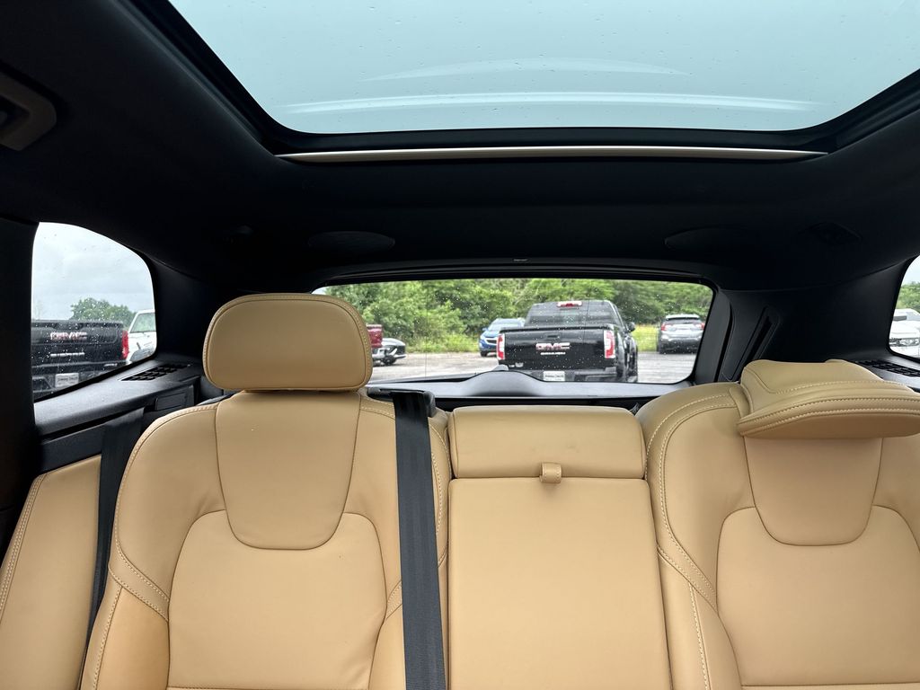 2023 Volvo XC60 Ultimate - Photo 11