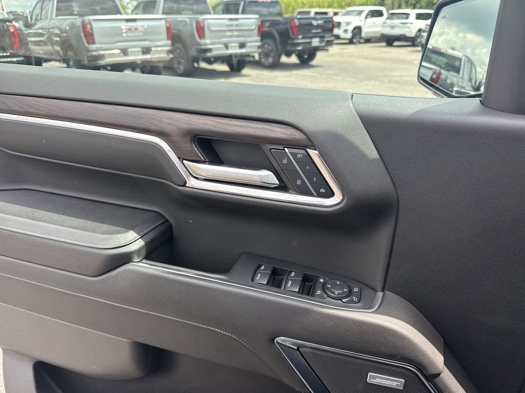 2024 GMC Sierra 1500 SLT - Photo 29