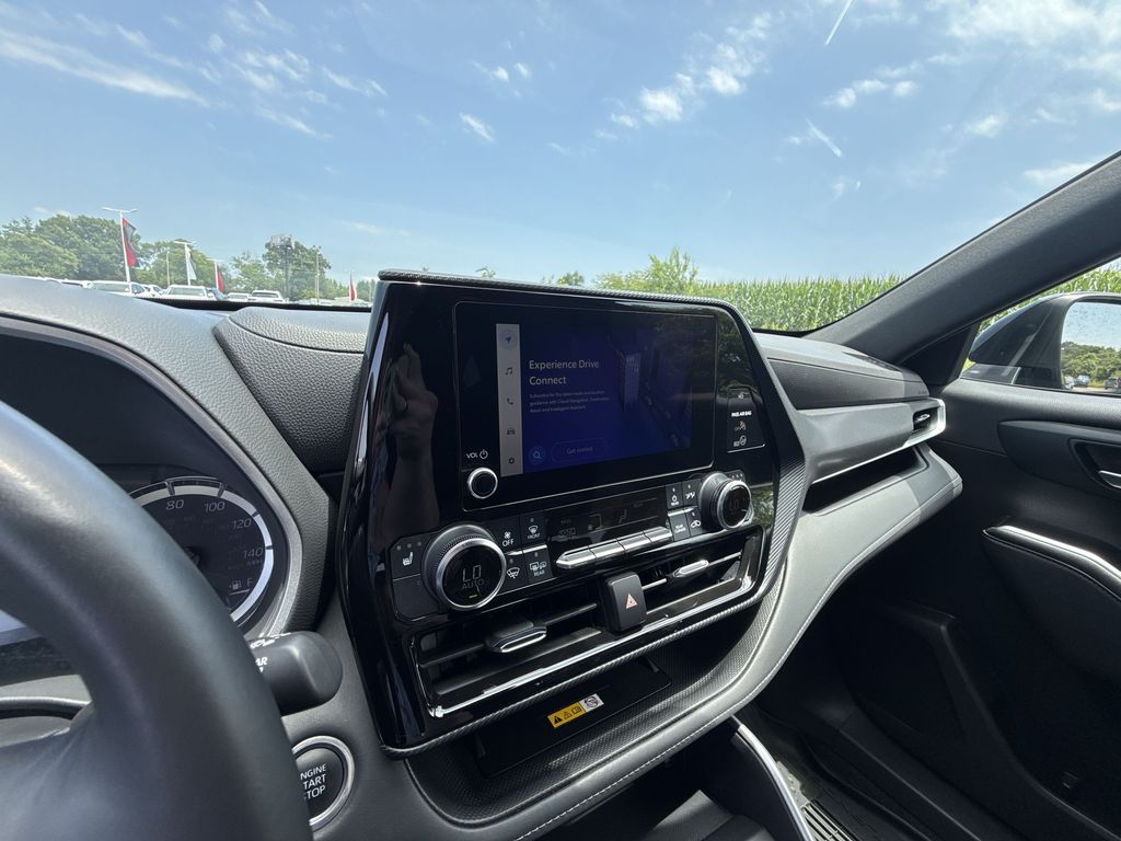 2024 Toyota Highlander LE - Photo 20