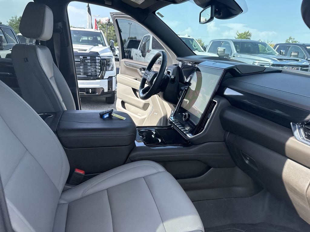 2025 GMC Yukon XL Elevation - Photo 35