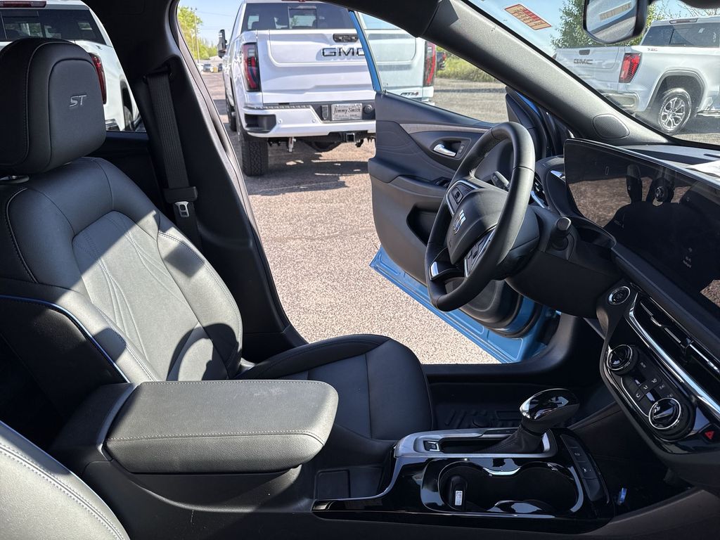 2025 Buick Envista Sport Touring - Photo 13
