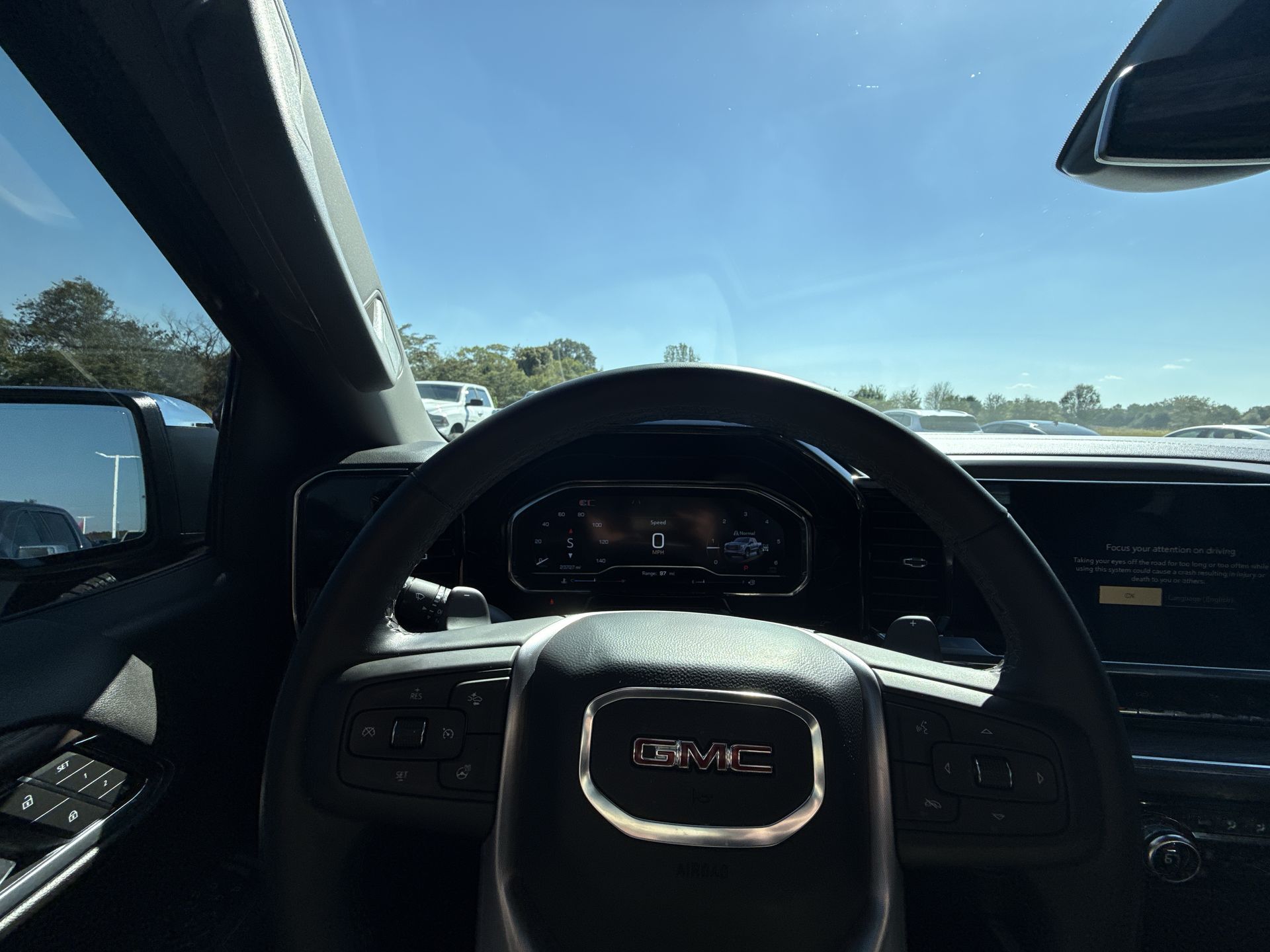 2025 GMC Sierra 1500 SLT - Photo 17