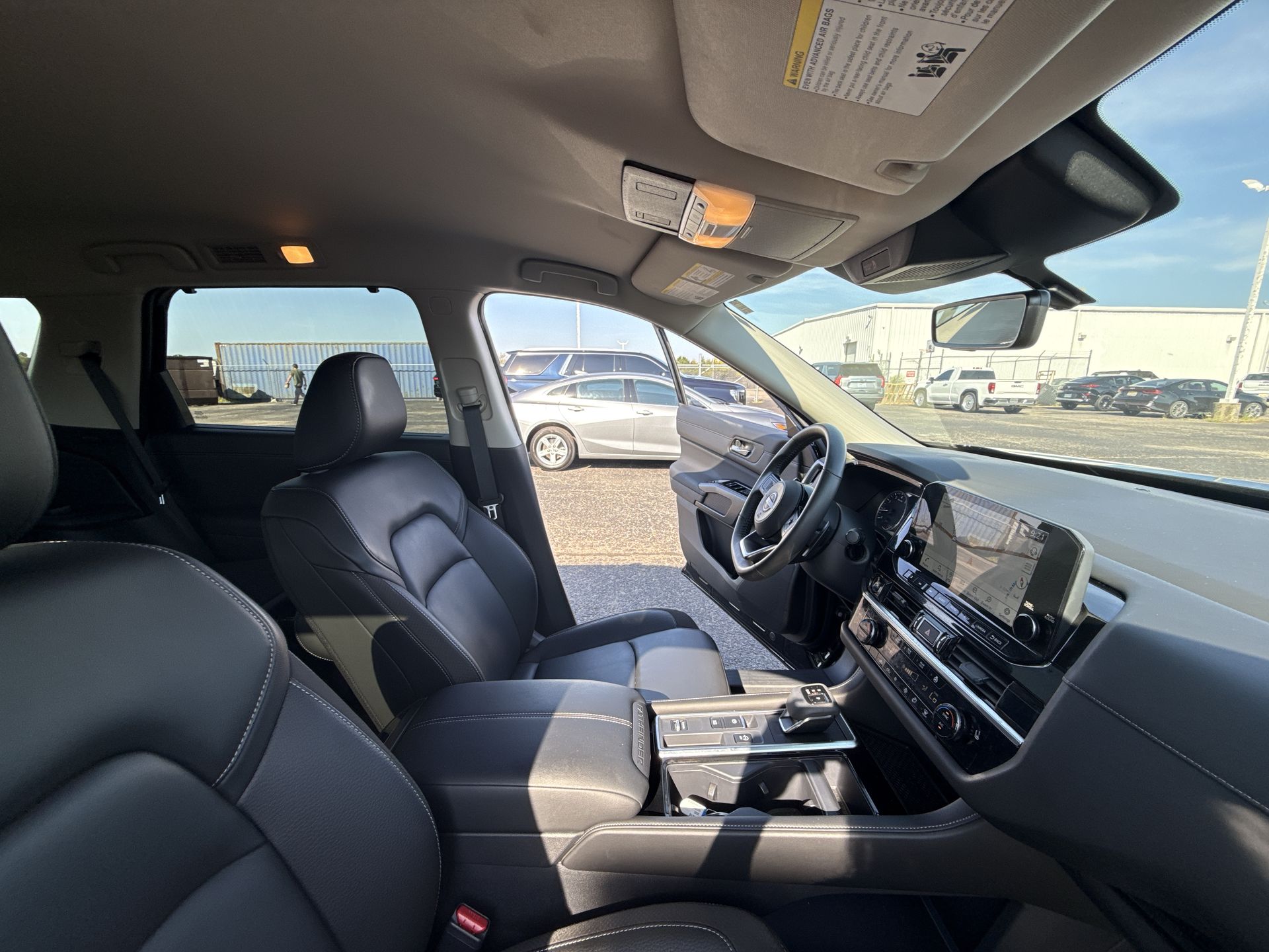 2025 Nissan Pathfinder SL - Photo 15