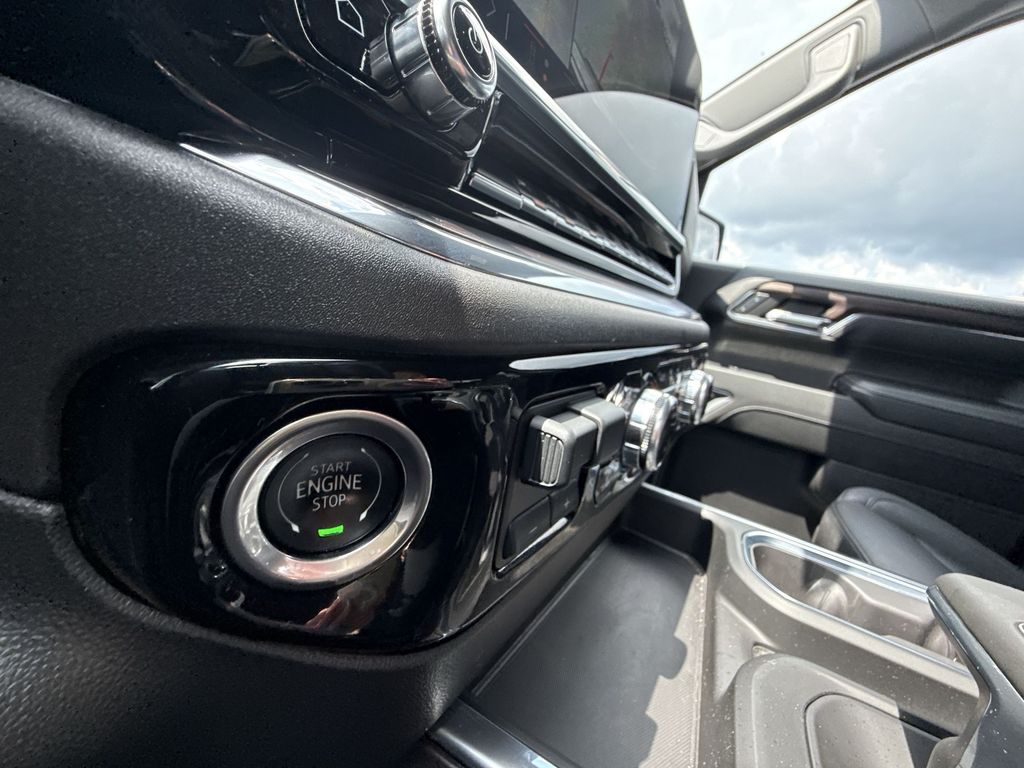 2024 GMC Sierra 1500 SLT - Photo 23