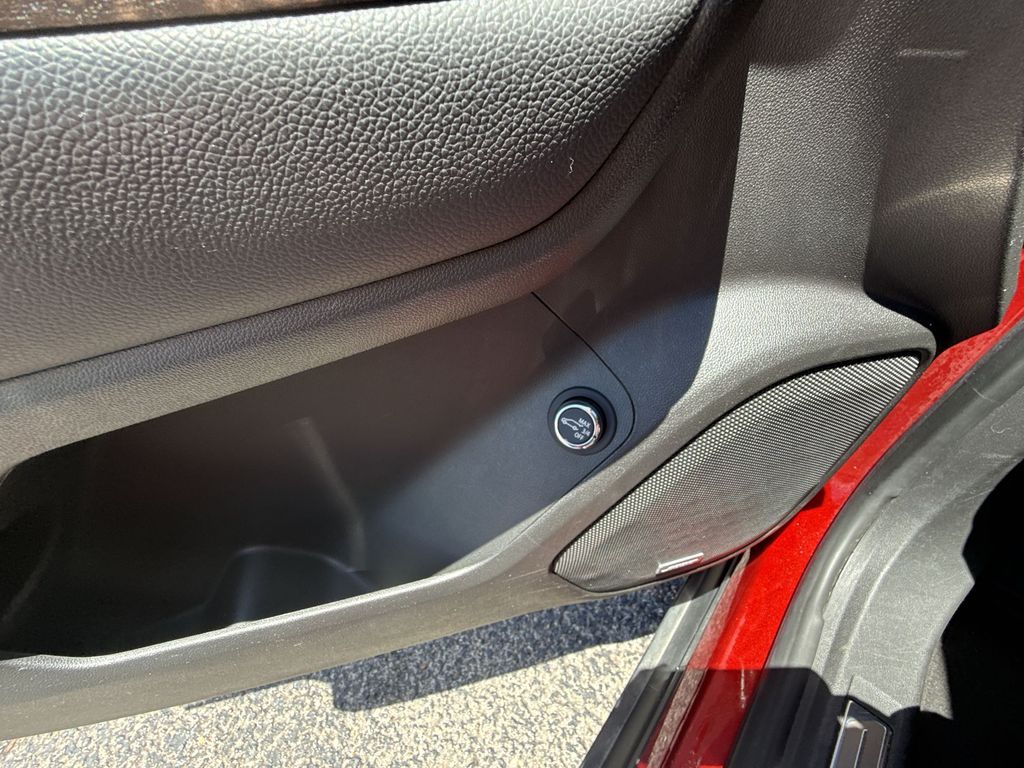 2021 GMC Acadia Denali - Photo 31