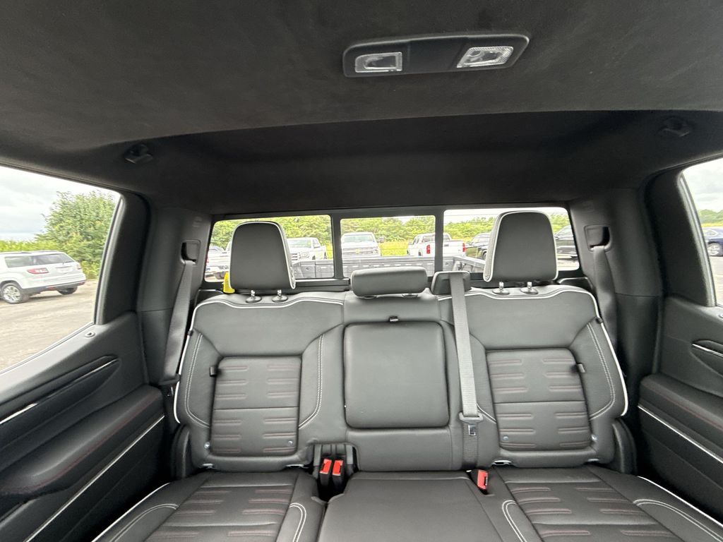 2025 GMC Sierra 1500 AT4X - Photo 11