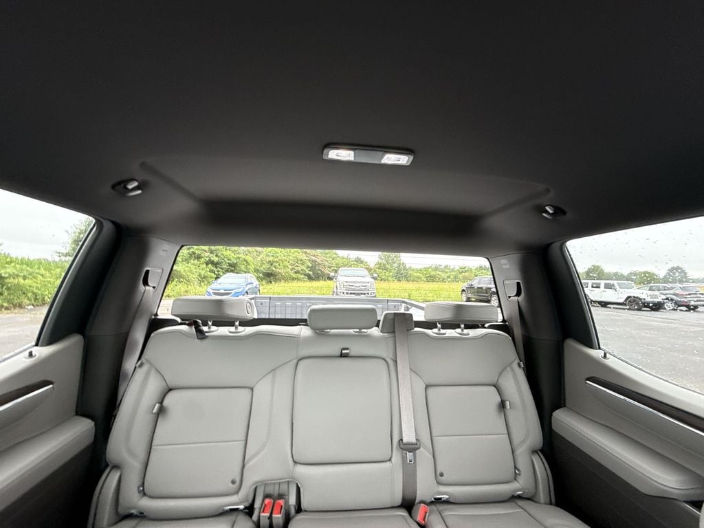 2025 GMC Sierra 1500 SLT - Photo 28