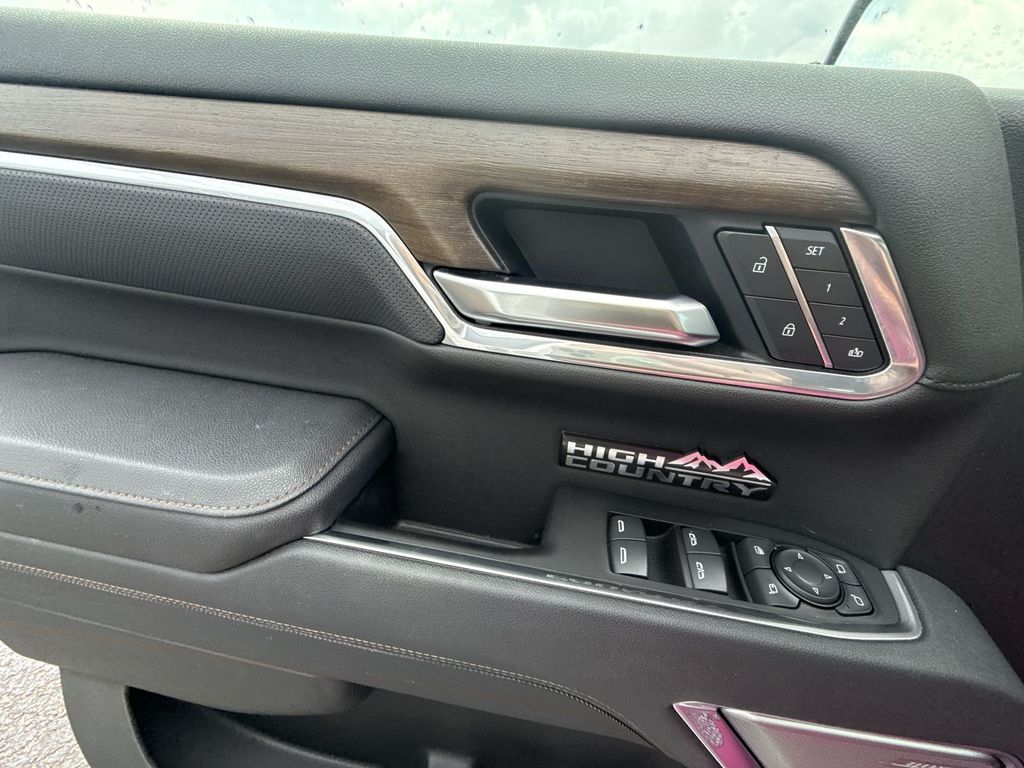 2025 Chevrolet Silverado 1500 High Country - Photo 30