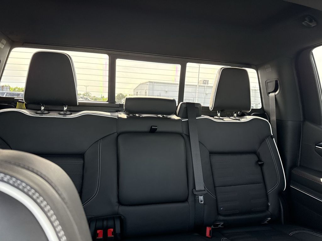 2026 GMC Sierra 1500 AT4X - Photo 11