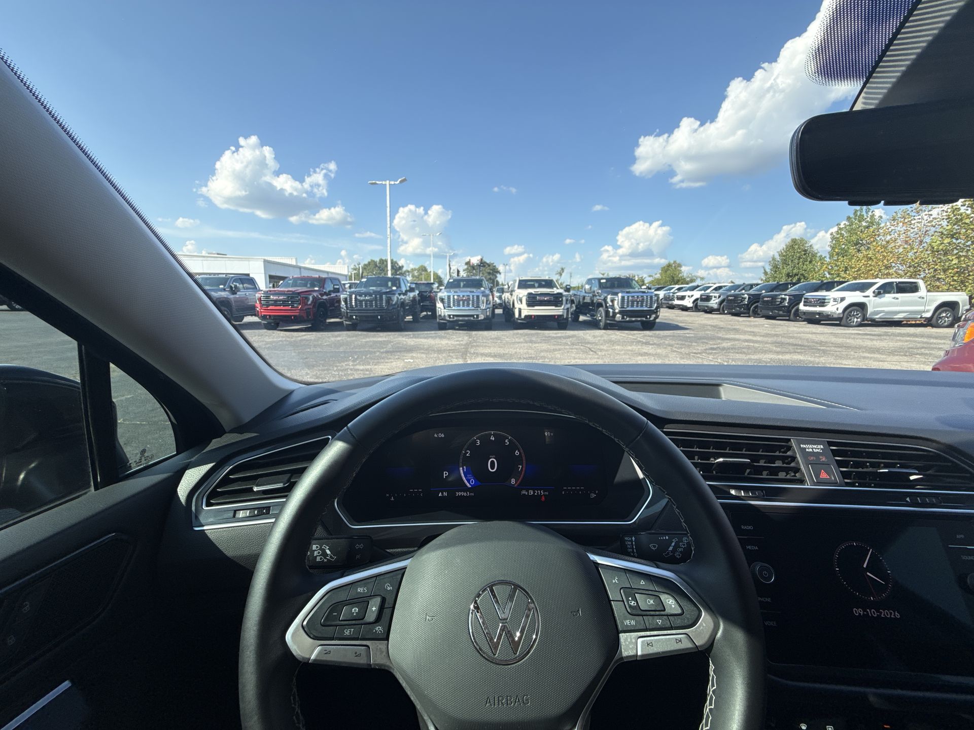 2024 Volkswagen Tiguan SE - Photo 17