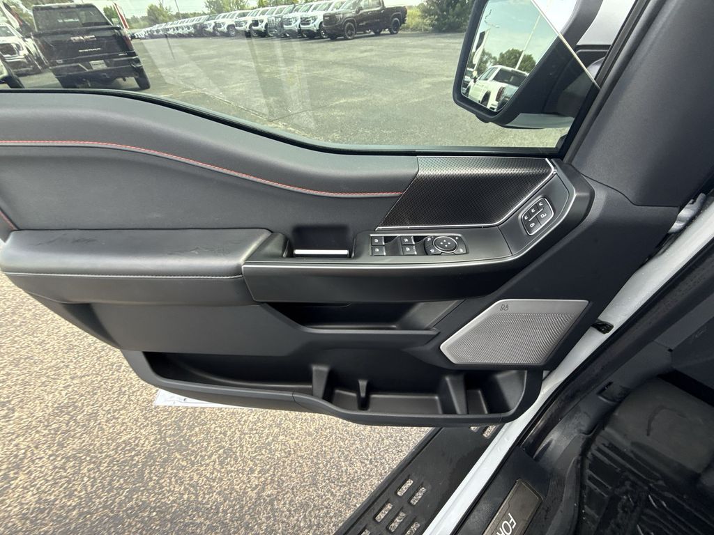 2025 Ford F-150 Raptor - Photo 29