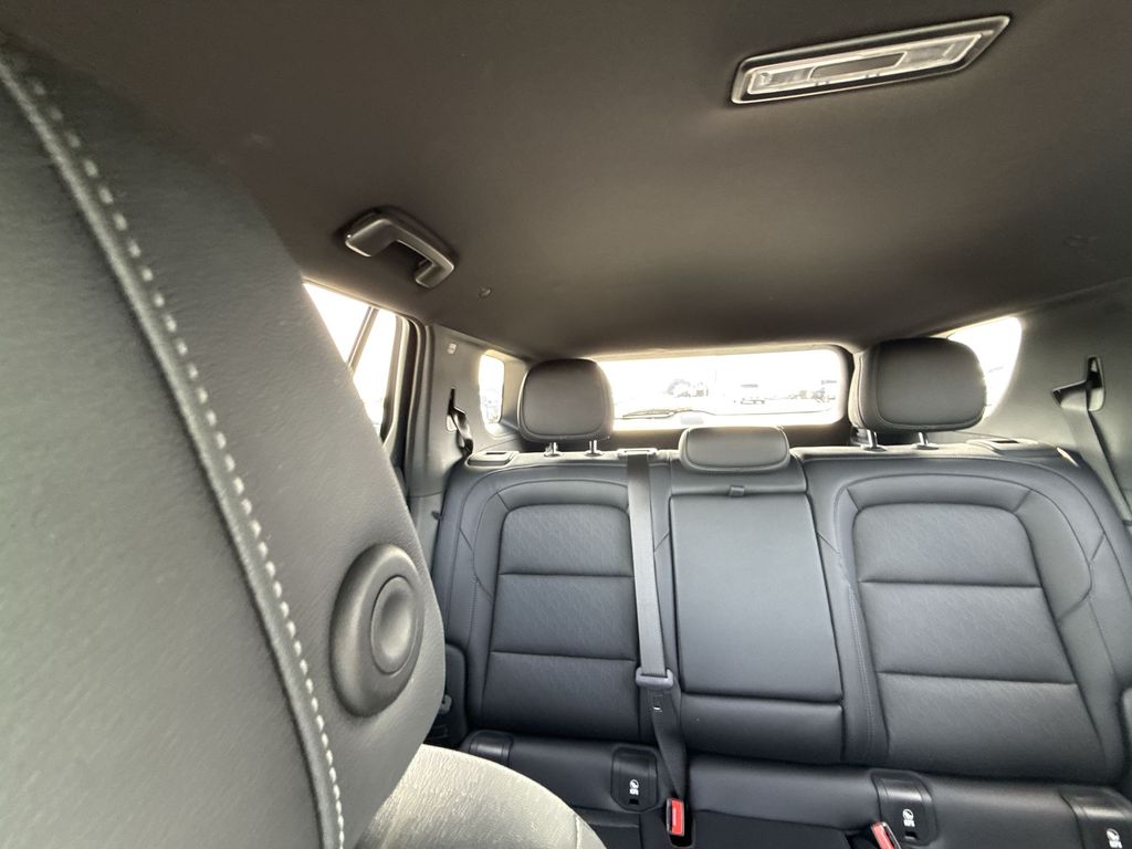 2025 Chevrolet Equinox LT - Photo 11