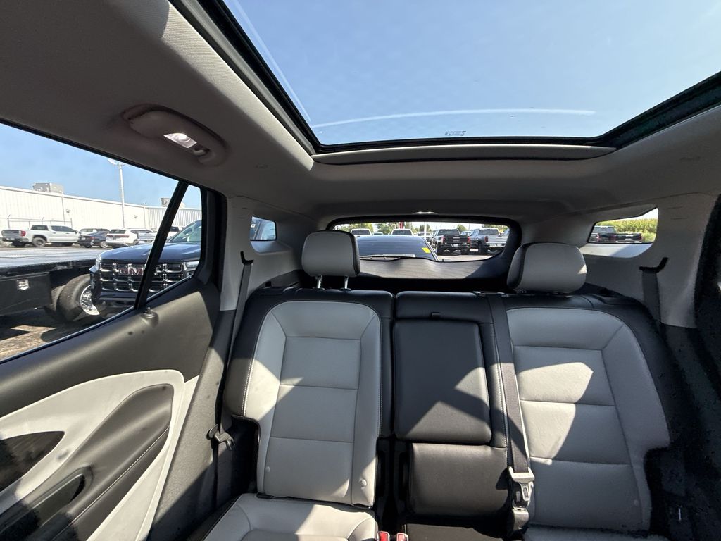2022 GMC Terrain SLT - Photo 11