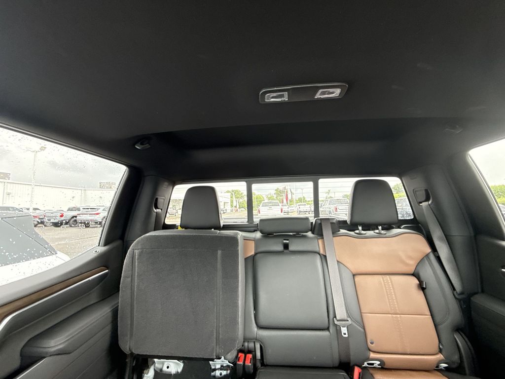 2025 Chevrolet Silverado 1500 High Country - Photo 11